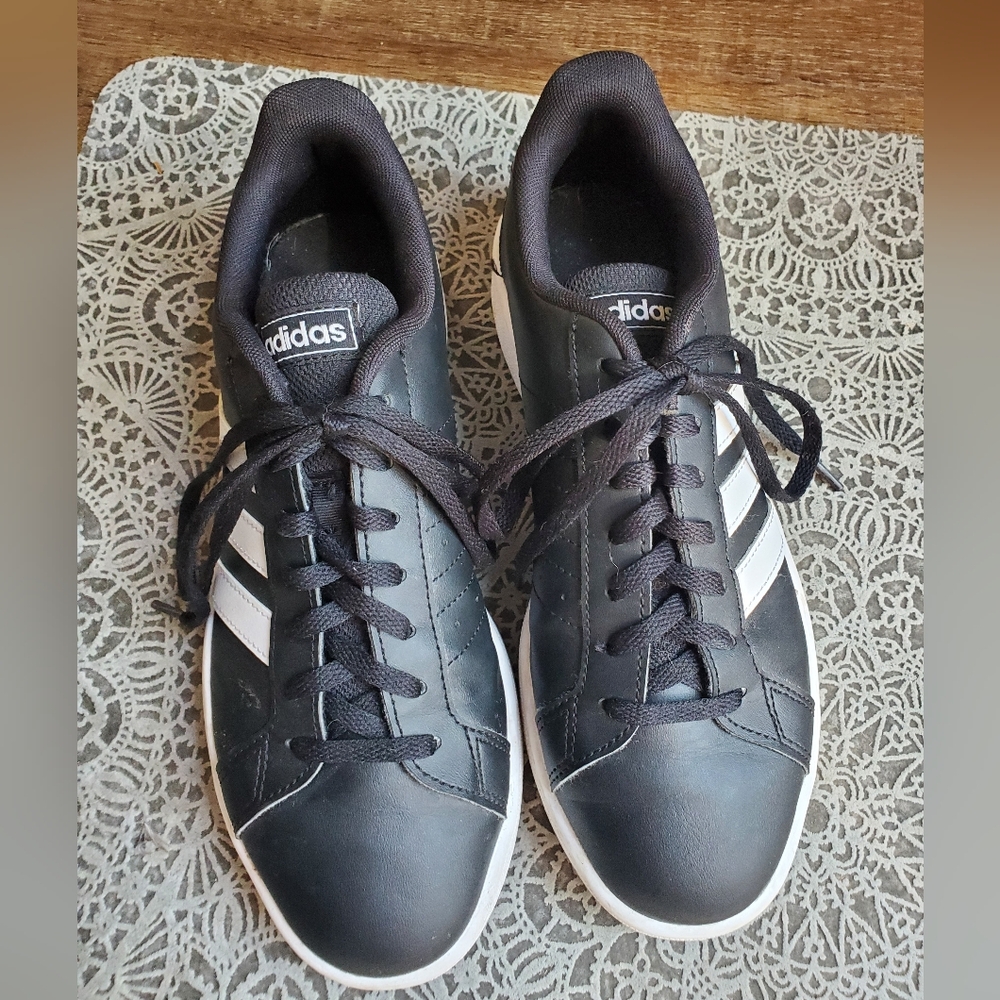 Adidas tennis shoes